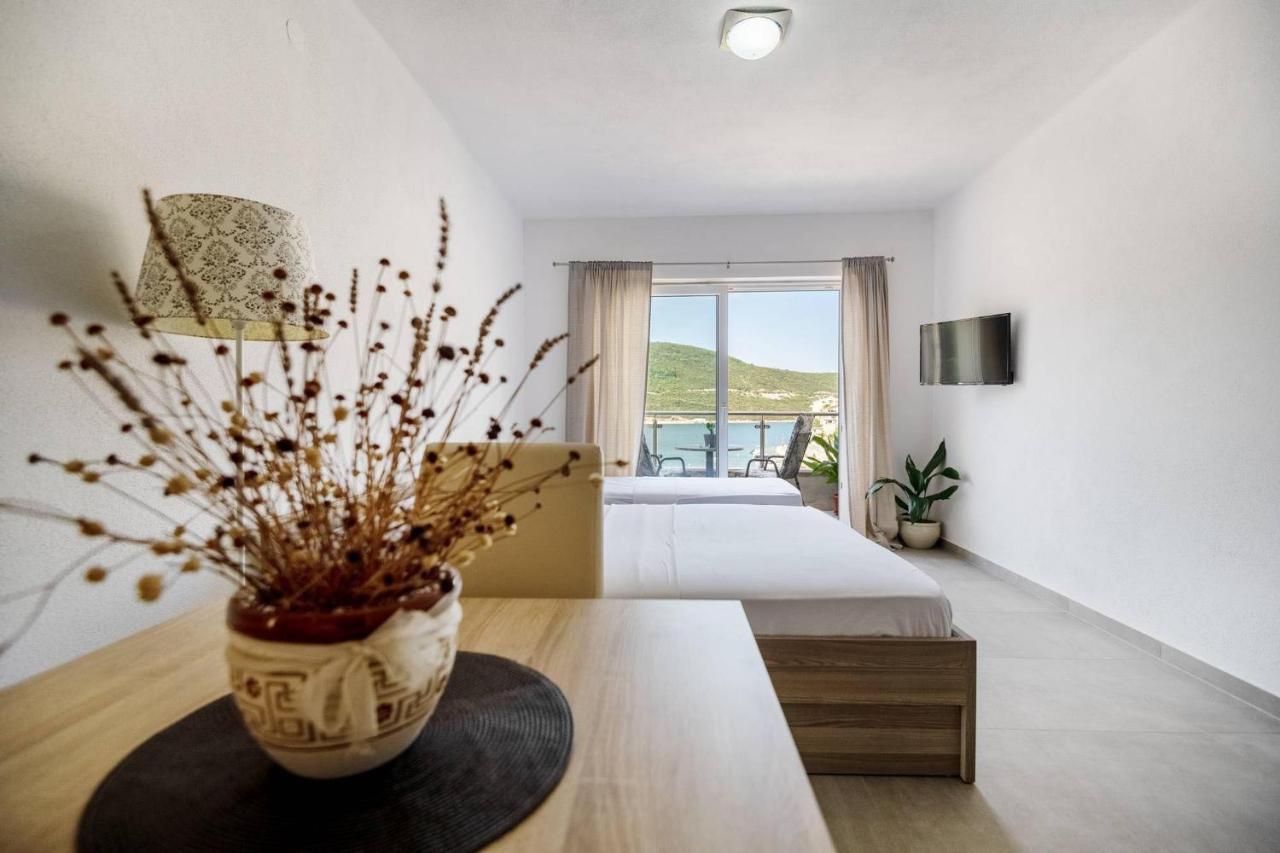 Apartmani Divna Неум Экстерьер фото