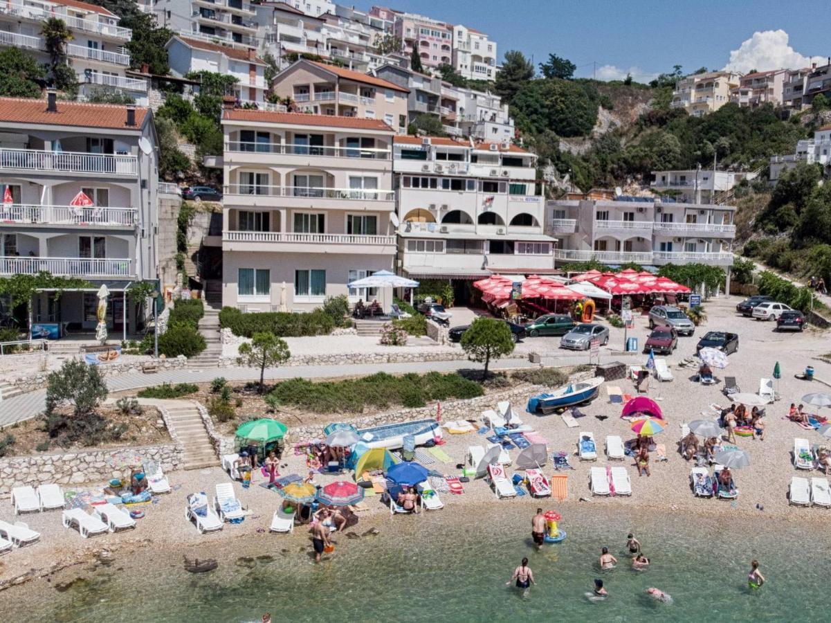 Apartmani Divna Неум Экстерьер фото