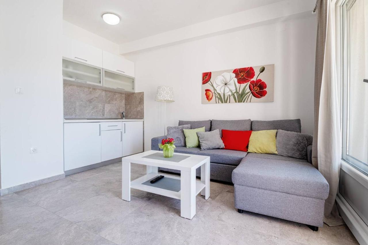 Apartmani Divna Неум Экстерьер фото