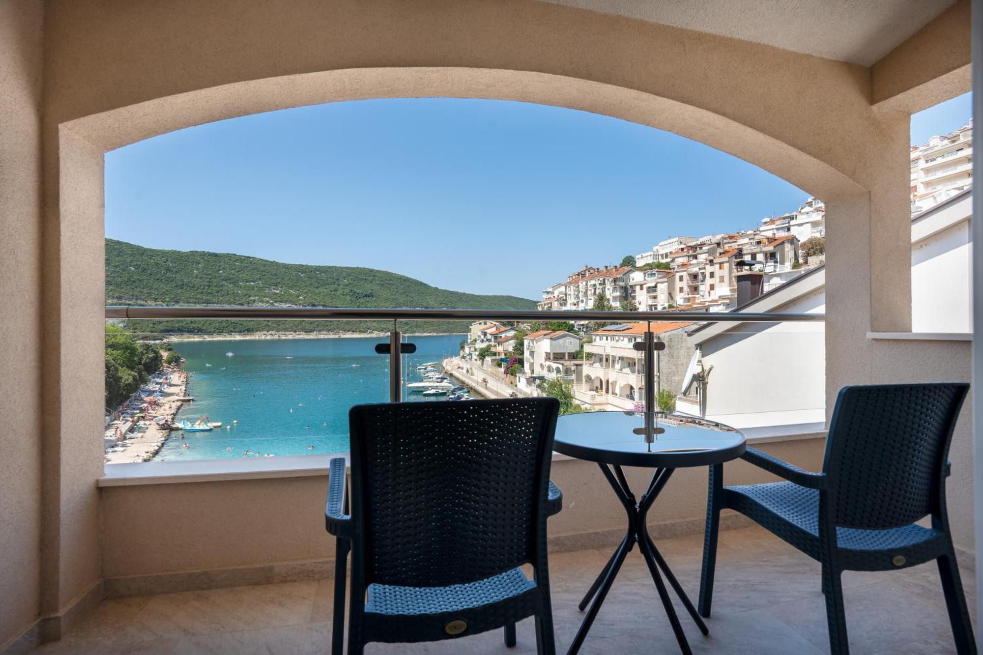 Apartmani Divna Неум Экстерьер фото