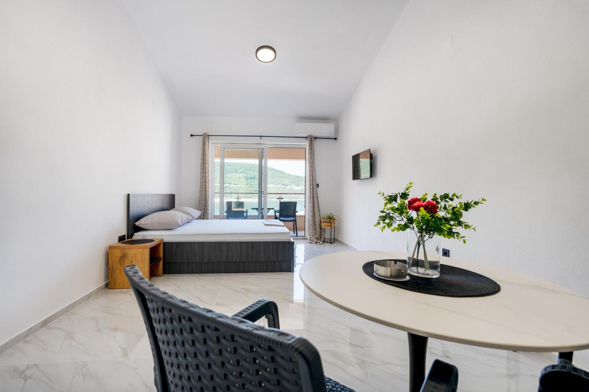 Apartmani Divna Неум Экстерьер фото