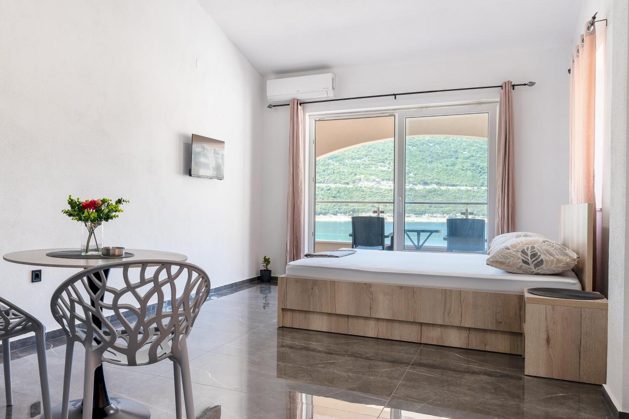 Apartmani Divna Неум Экстерьер фото