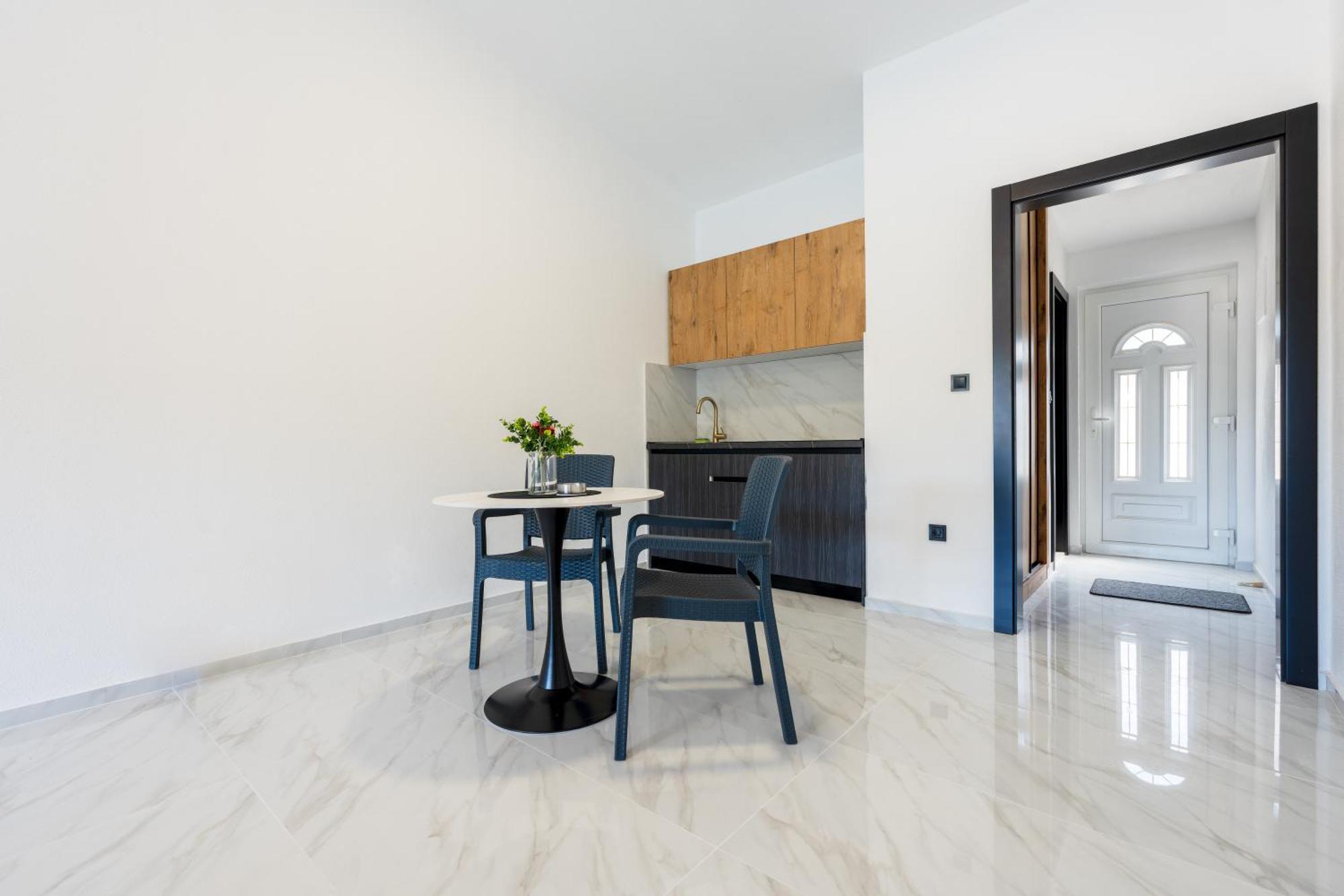 Apartmani Divna Неум Экстерьер фото