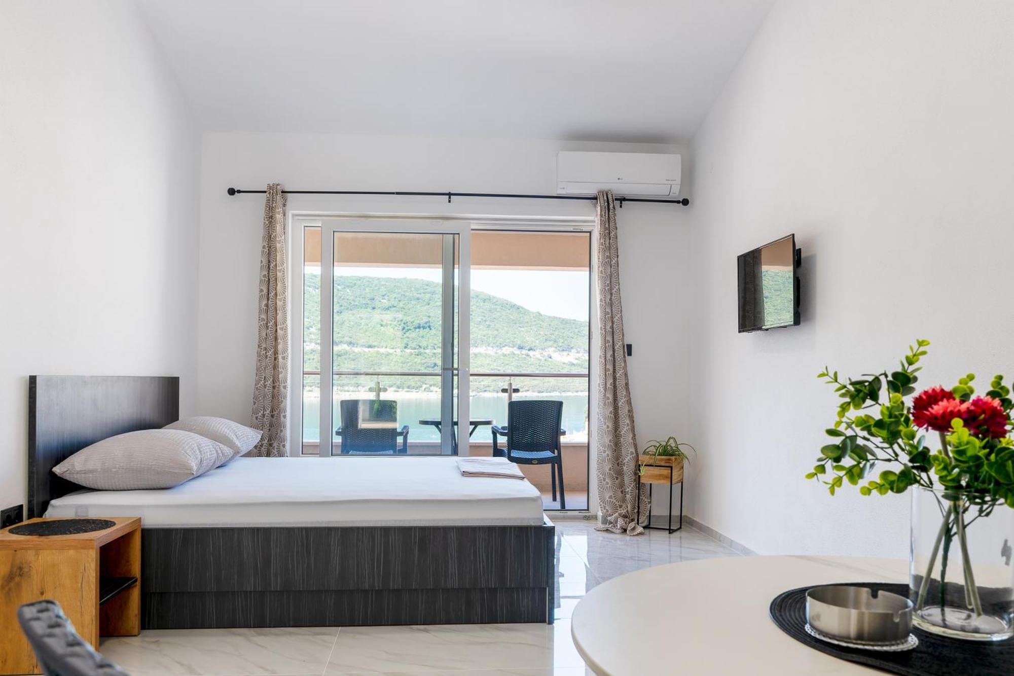 Apartmani Divna Неум Экстерьер фото