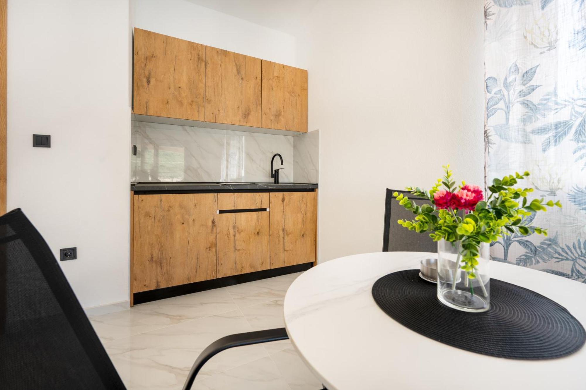 Apartmani Divna Неум Экстерьер фото
