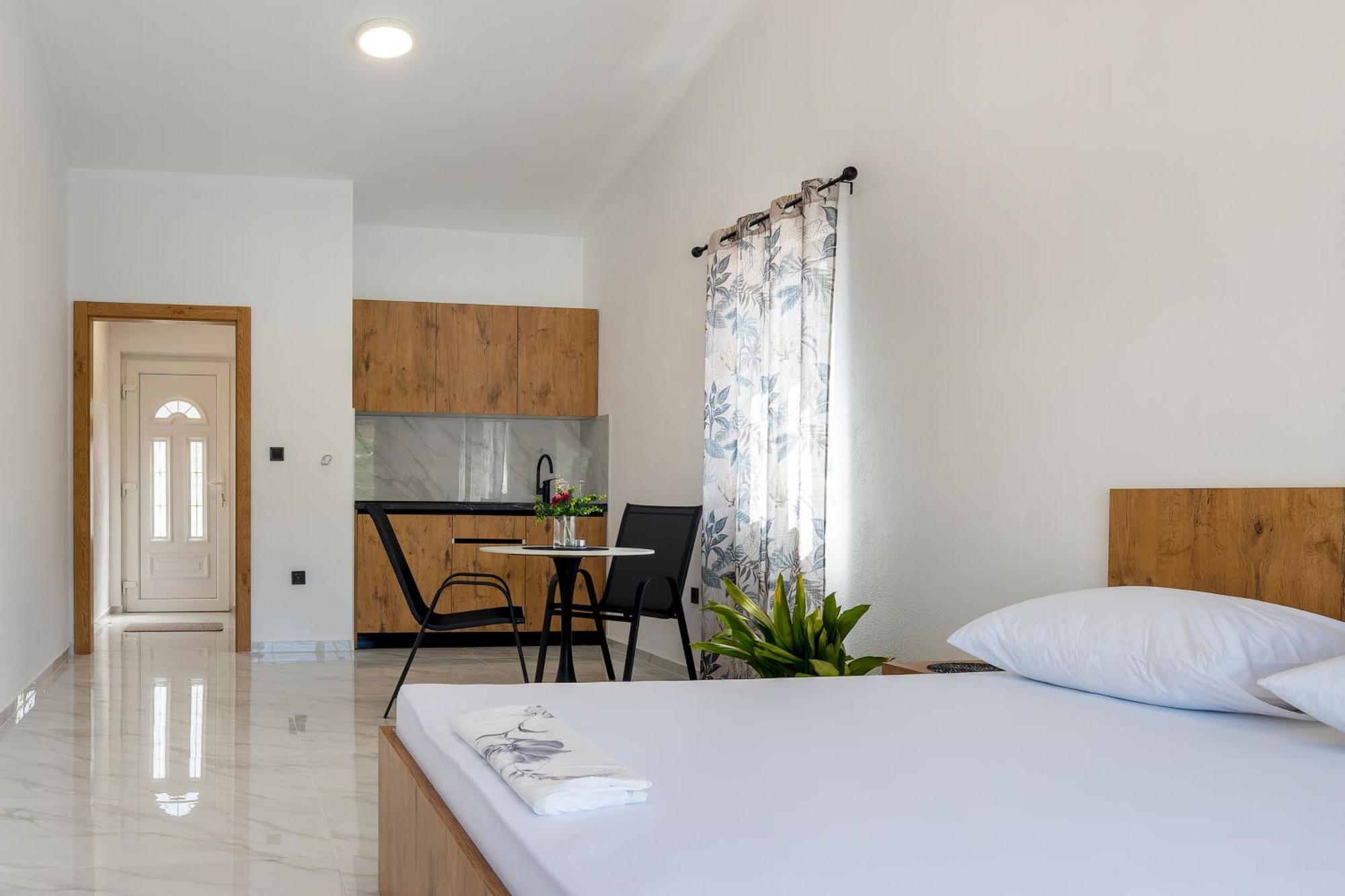 Apartmani Divna Неум Экстерьер фото
